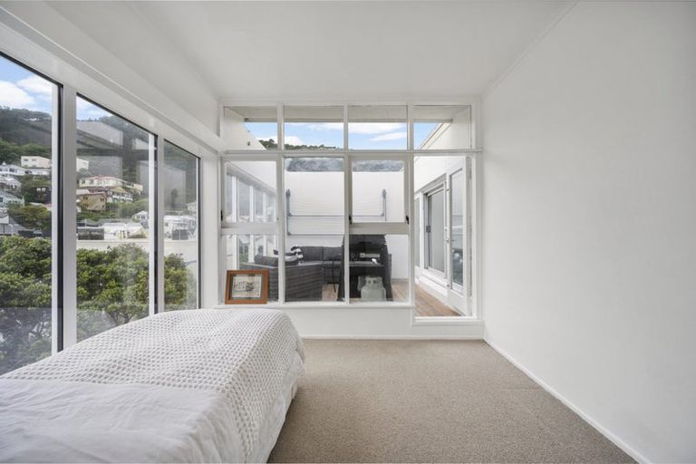 Photo of property in Kingsgate Flats, 10 Austin Street, Mount Victoria, Wellington, 6011