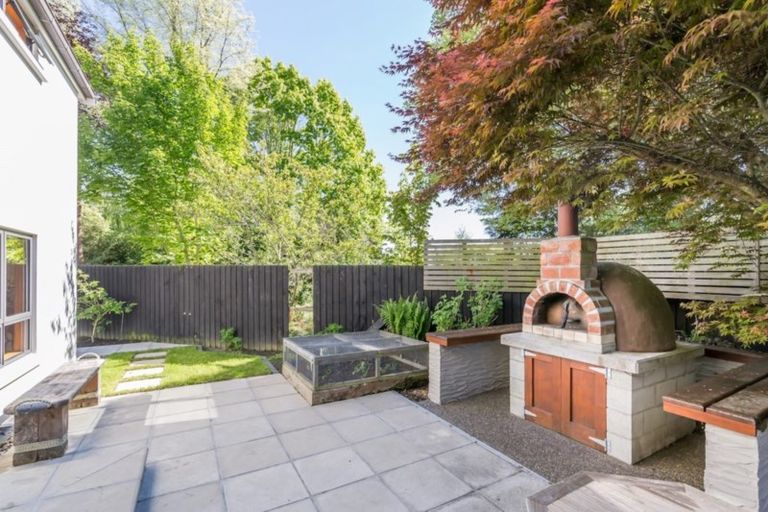 Photo of property in 374 Sawyers Arms Road, Harewood, Christchurch, 8051