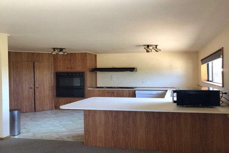 Photo of property in 20 Lingham Crescent, Torbay, Auckland, 0630