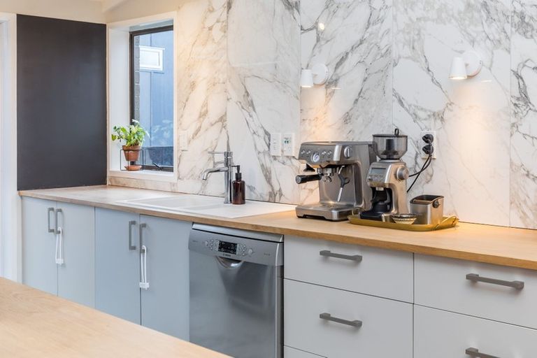 Photo of property in 18a Rosario Crescent, Red Beach, 0932