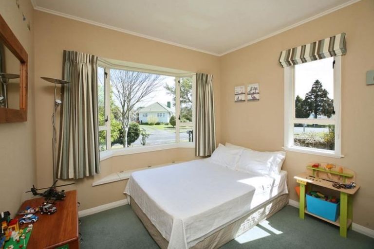 Photo of property in 49 Somerset Street, Brooklands, New Plymouth, 4310