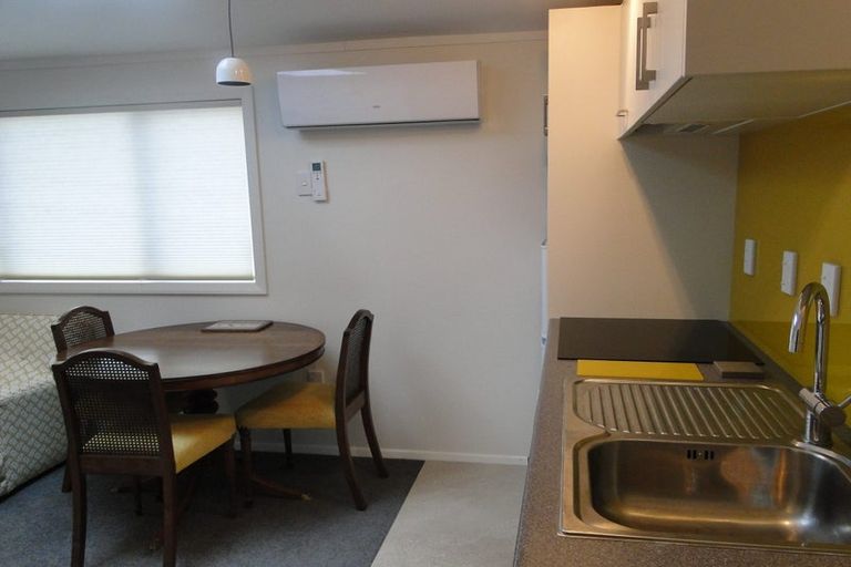 Photo of property in 17 Milne Terrace, Island Bay, Wellington, 6023