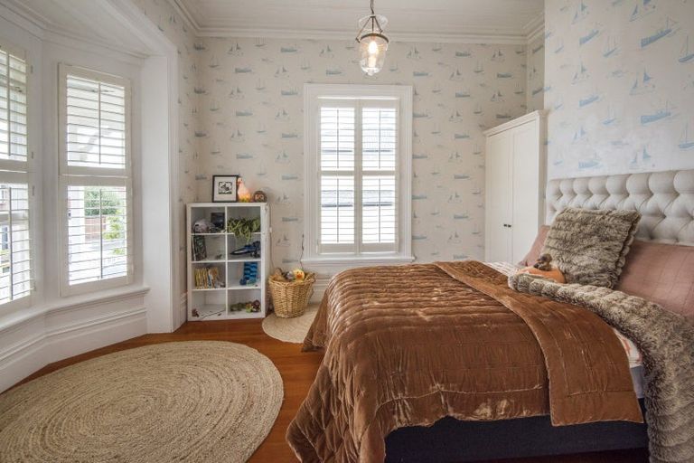 Photo of property in 15 Jubilee Avenue, Devonport, Auckland, 0624