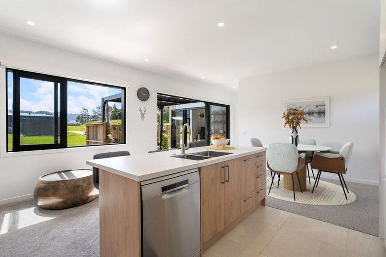 Photo of property in 5 Pinnacles Lane, Pauanui, 3579