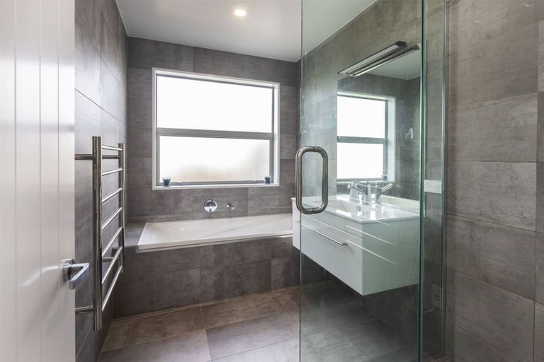 Photo of property in 35 Sapphire Street, Casebrook, Christchurch, 8051