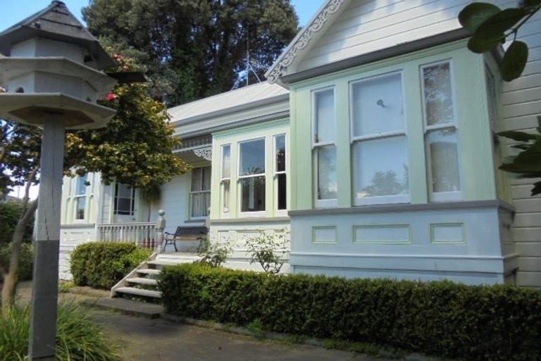 Photo of property in 17 Cameron Road, Bluff Hill, Napier, 4110