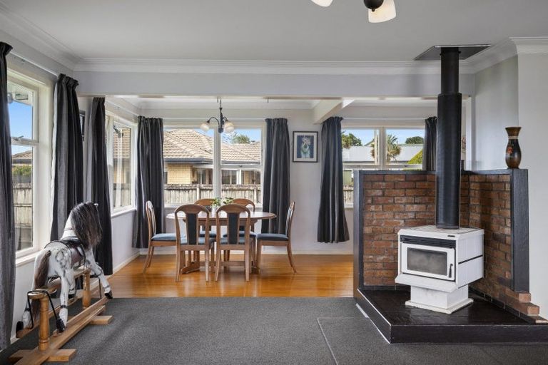 Photo of property in 48 Sandspit Road, Waiuku, 2123