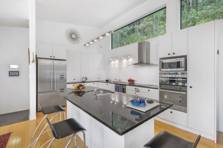 Photo of property in 177 Kawakawa Bay Coast Road, Kawakawa Bay, Papakura, 2585