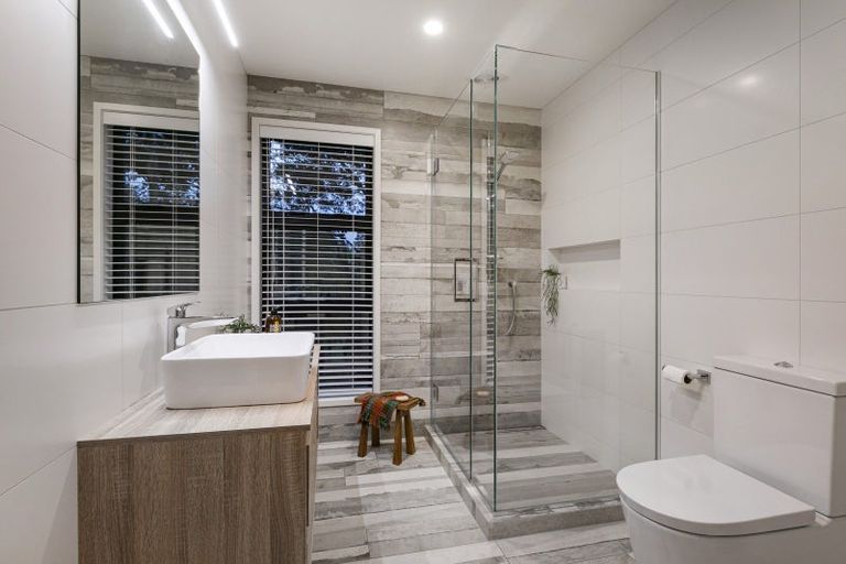 Photo of property in 21b Churchouse Road, Greenhithe, Auckland, 0632