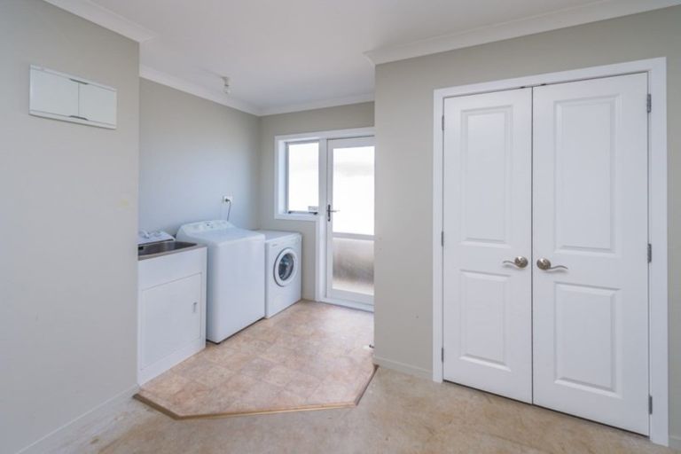 Photo of property in 12 Gilligan Close, College Estate, Whanganui, 4500