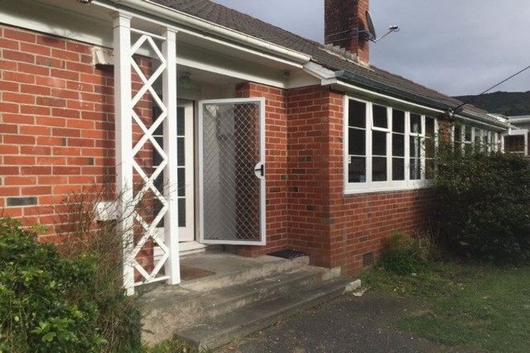 Photo of property in 1 Sunshine Avenue, Karori, Wellington, 6012