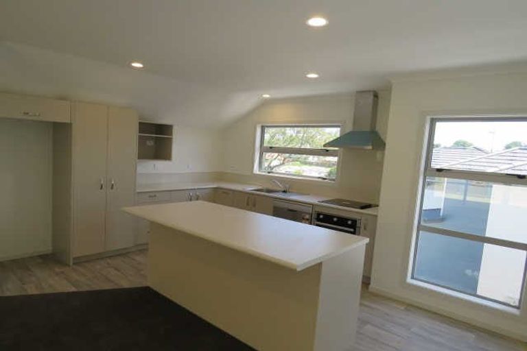 Photo of property in 4/50 Banbury Crescent, Fairfield, Hamilton, 3214