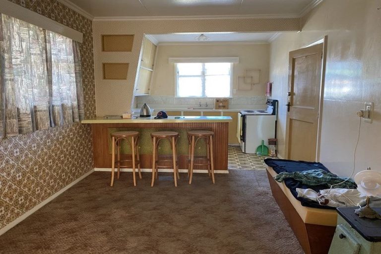 Photo of property in 4 Tongariro Street, Castlecliff, Whanganui, 4501