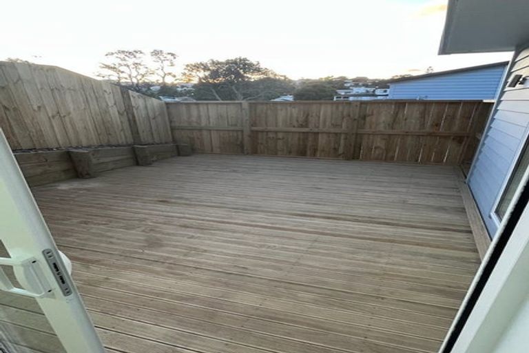 Photo of property in 28d Halberg Street, Glenfield, Auckland, 0629