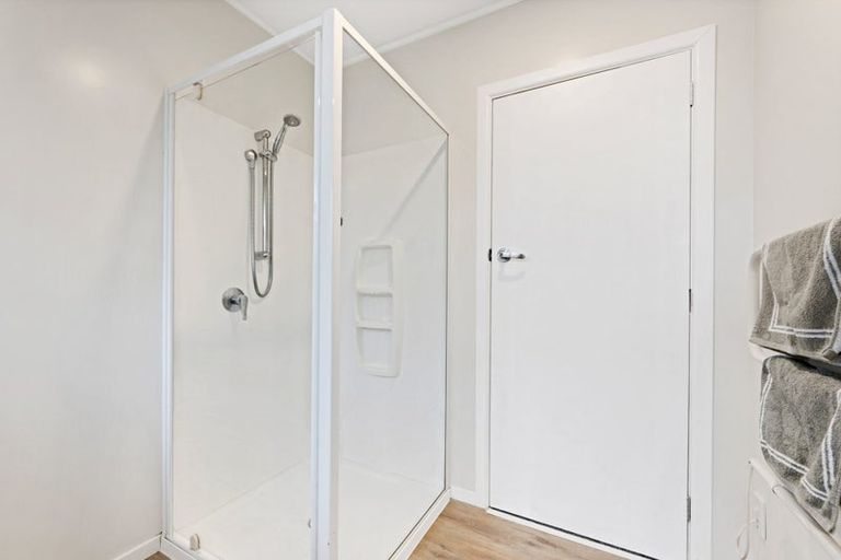 Photo of property in 258 Main North Road, Redwood, Christchurch, 8051