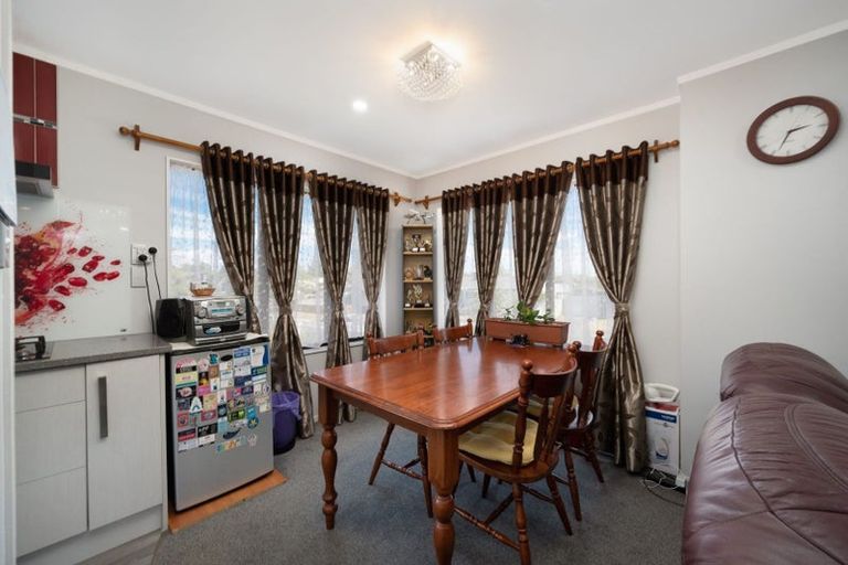 Photo of property in 14 De Quincey Terrace, Highland Park, Auckland, 2010