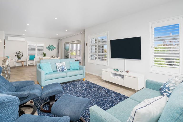 Photo of property in 8 Onerere Drive, Whitianga, 3510