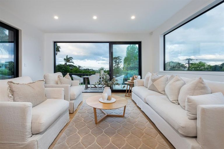 Photo of property in 18a Eastcliffe Road, Castor Bay, Auckland, 0620