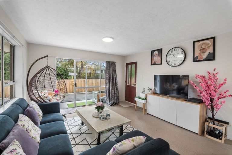 Photo of property in 3/42 Division Street, Riccarton, Christchurch, 8041