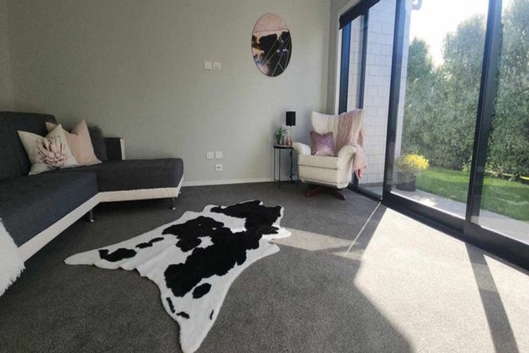 Photo of property in 35 Gallipoli Place, Paraparaumu, 5032