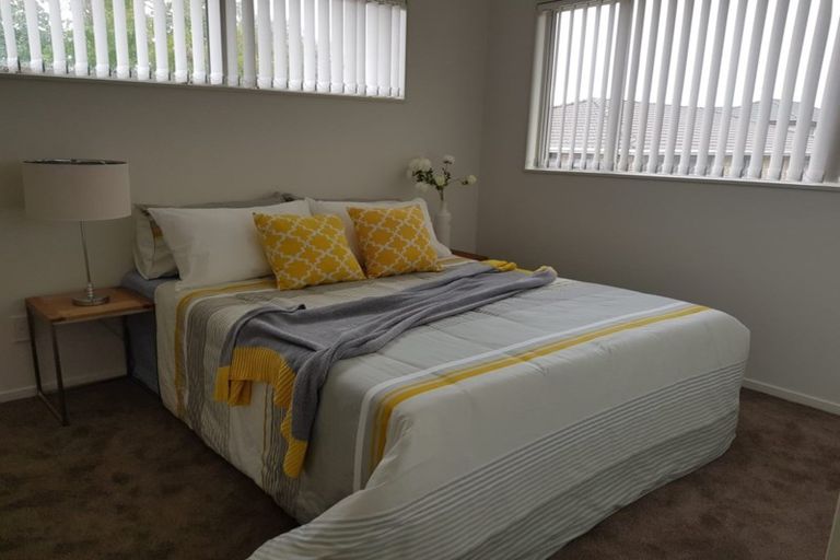 Photo of property in 9 Birchlea Rise, Goodwood Heights, Auckland, 2105