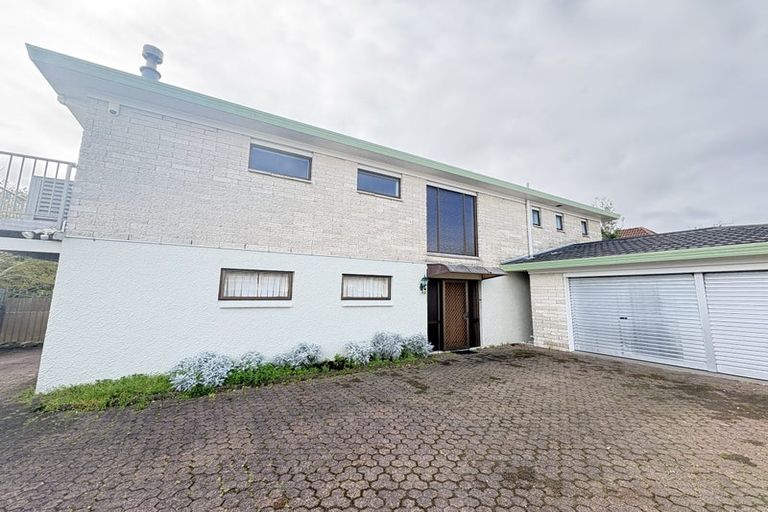 Photo of property in 2/90 Royal View Road, Te Atatu South, Auckland, 0610