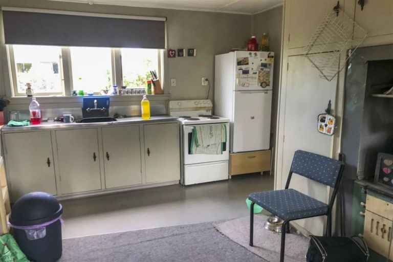 Photo of property in 63 Elles Road, Otautau, 9610