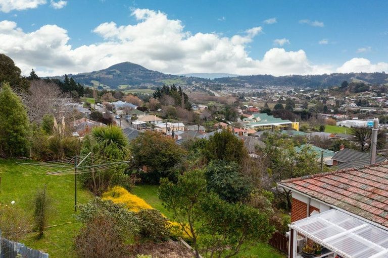 Photo of property in 2a Church Hill Road, Green Island, Dunedin, 9018
