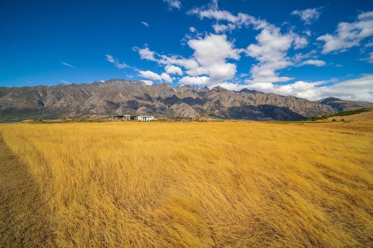 Photo of property in 3 Water Race Lane, Jacks Point, Queenstown, 9371