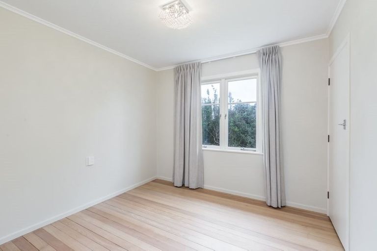 Photo of property in 33 Vipond Road, Stanmore Bay, Whangaparaoa, 0932