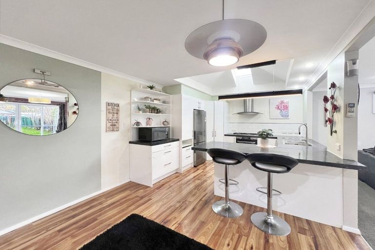 Photo of property in 64 Wellington Road, Wainuiomata, Lower Hutt, 5014