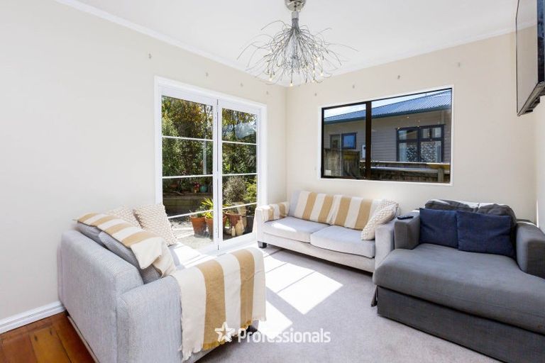 Photo of property in 5 Pempsey Street, Silverstream, Upper Hutt, 5019