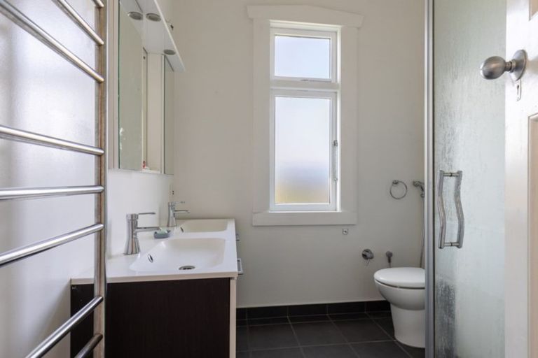 Photo of property in 354 Hardy Street, Nelson, 7010