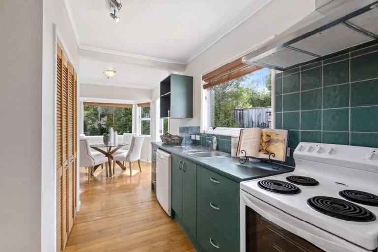 Photo of property in 1/4 Firth Road, Torbay, Auckland, 0630