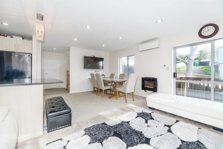 Photo of property in 10a Beeche Place, Birkdale, Auckland, 0626