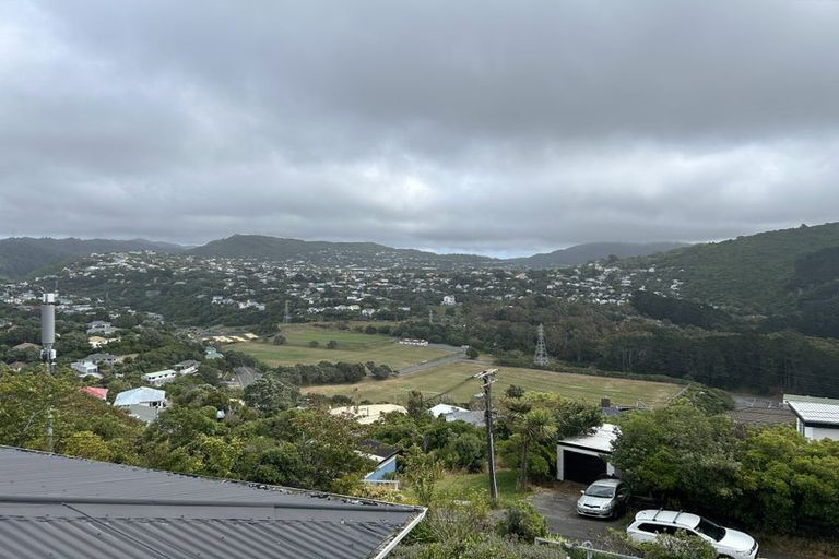 Photo of property in 12 Huntingdon Street, Northland, Wellington, 6012