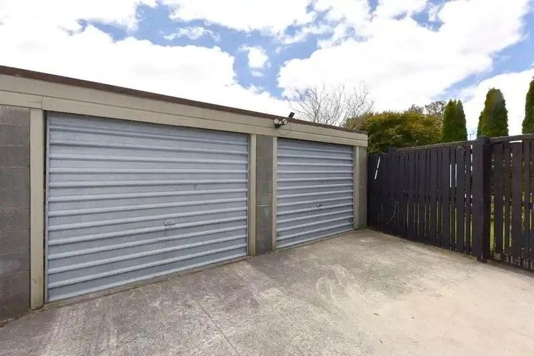 Photo of property in 2/8 Bowen Street, Upper Riccarton, Christchurch, 8041
