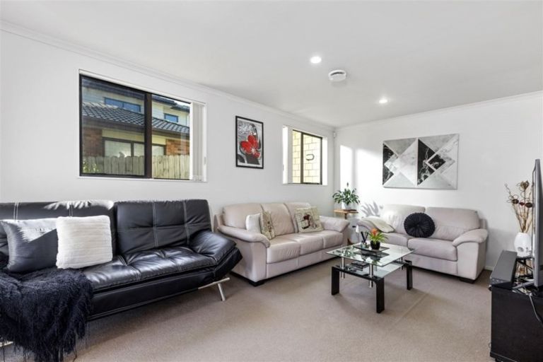 Photo of property in 53 Cityview Place, Massey, Auckland, 0614