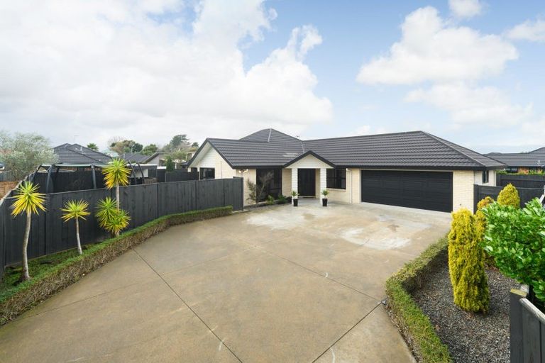 Photo of property in 6 Nevada Way, Kelvin Grove, Palmerston North, 4414