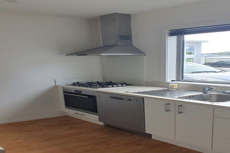 Photo of property in 10/32 Dr Taylor Terrace, Johnsonville, Wellington, 6037