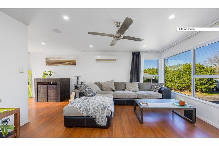 Photo of property in 5 Woodvale Road, Glen Eden, Auckland, 0602