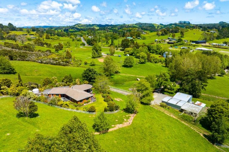 Photo of property in 103 Awa Road, Kumeu, 0891