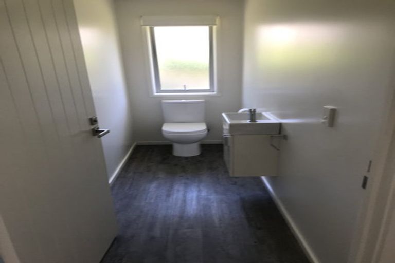 Photo of property in 27 Handley Crescent, Wigram, Christchurch, 8042