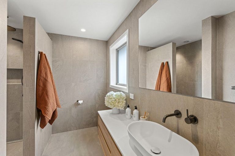 Photo of property in 2/23d Jacksons Road, Merivale, Christchurch, 8014