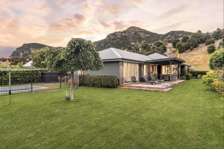 Photo of property in 32 Quinnat Street, Albert Town, Wanaka, 9305