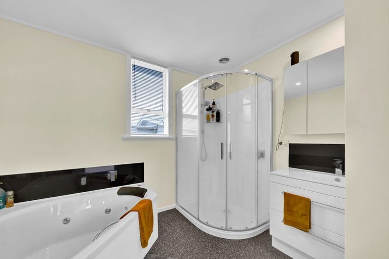 Photo of property in 17 Galt Street, Hawera, 4610