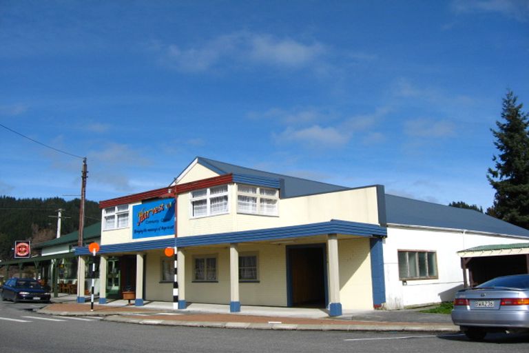 Photo of property in Inangahua Arms, 172 Buller Road, Reefton, 7830