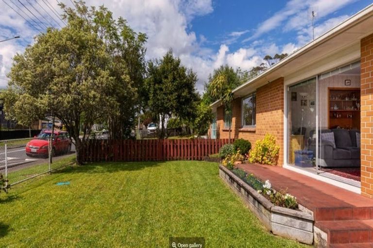 Photo of property in 1/73 Vodanovich Road, Te Atatu South, Auckland, 0610