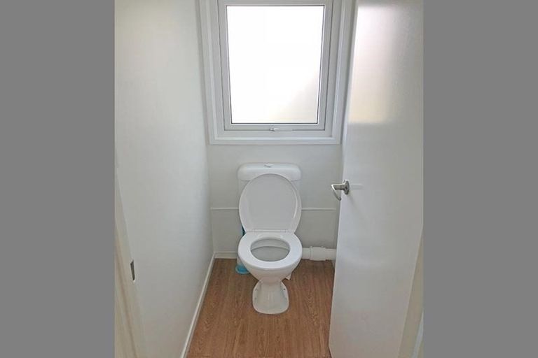 Photo of property in 1/18 Tironui Station Road East, Papakura, 2112