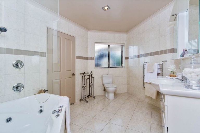 Photo of property in 65 Ashwood Avenue, Dairy Flat, Albany, 0792